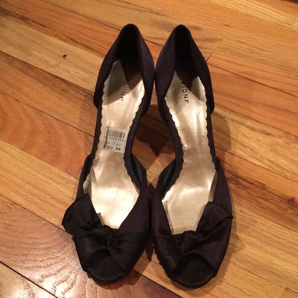 Dark chocolate brown satin heel w peep toe + bow